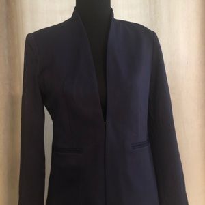 Beautifully cut “Untuckit” Navy Blazer, 2.